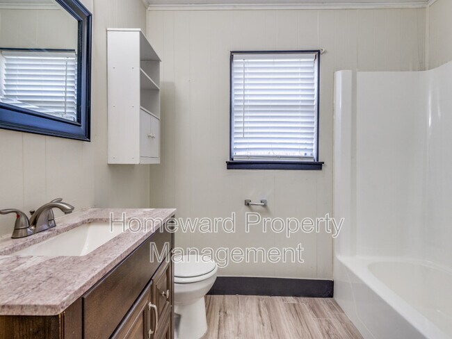 Building Photo - 9311 Oakland Dr