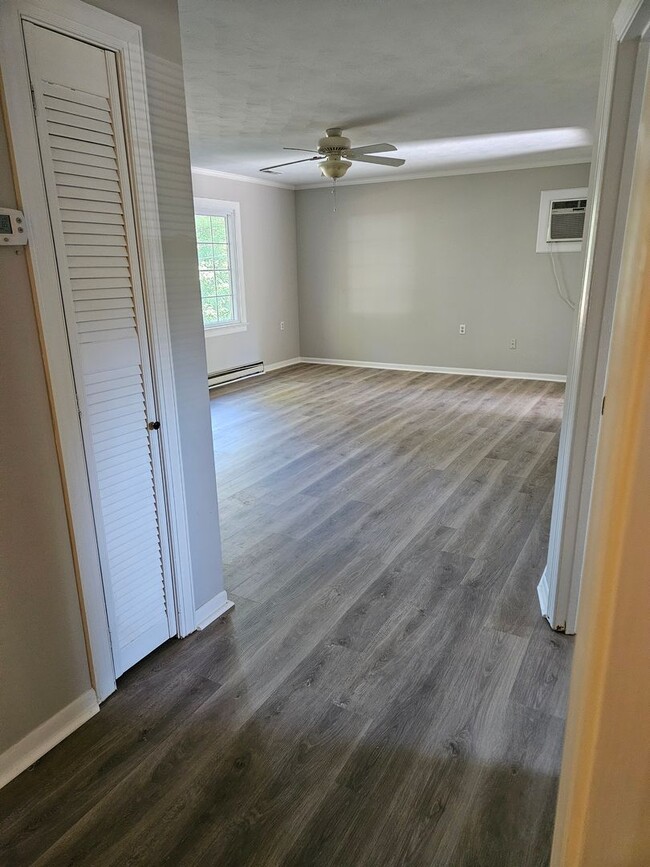Building Photo - Charming Updated 3 Bedroom Home with Large...