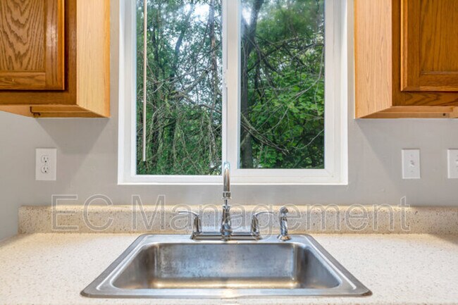 Building Photo - 263 Connolly Dr