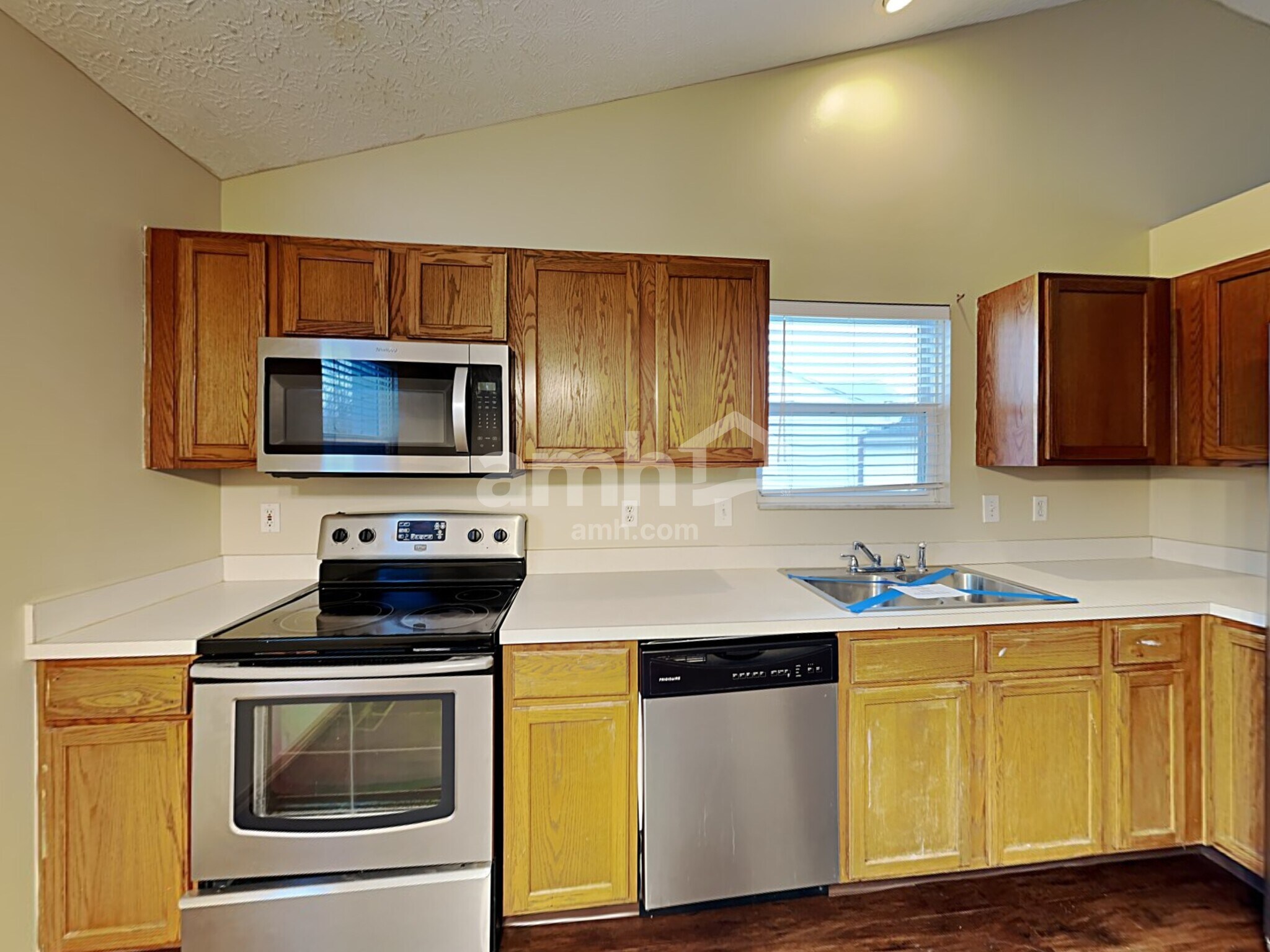Building Photo - 3572 Wesson Dr