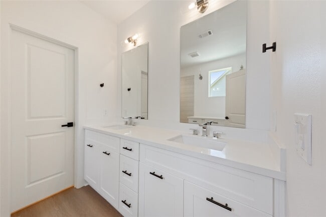 Building Photo - 3011 Truxillo St