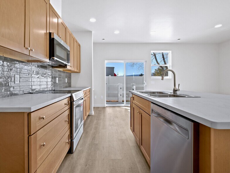 Building Photo - 2773 Caspian Wy