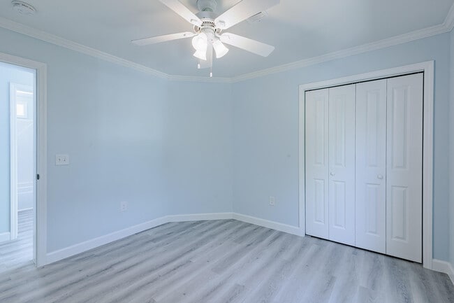 Building Photo - 224 W Seaview Dr