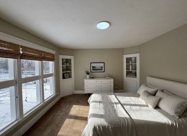 Building Photo - Comfort Meets Convenience: Beautiful 3-Bedroom Single-Family Home  Family-Friendly