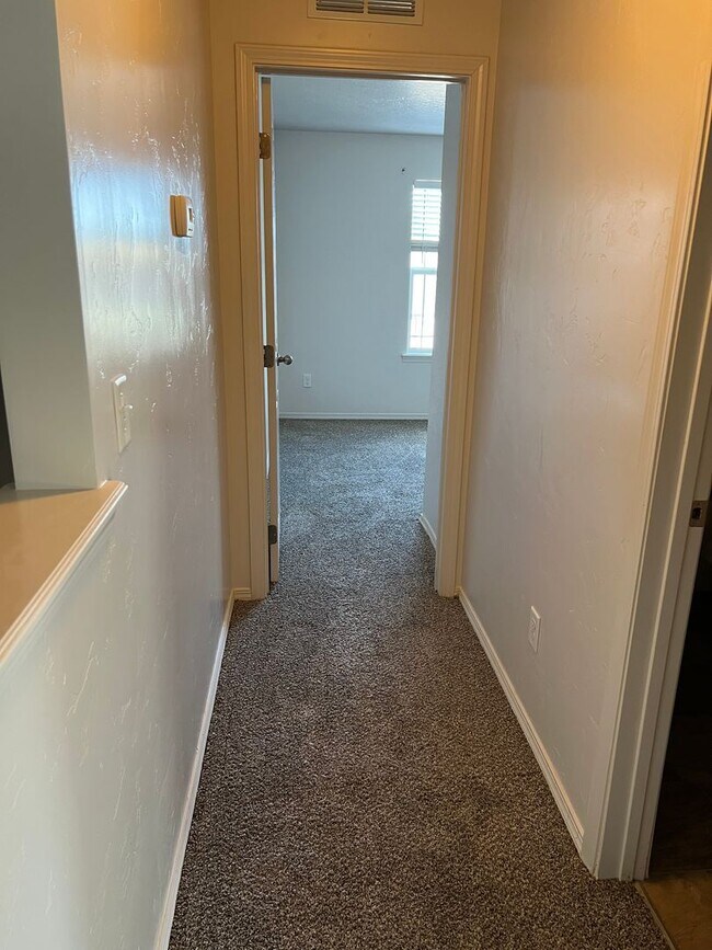 Building Photo - 4 bed 2.5 bath home in Meridian Idaho
