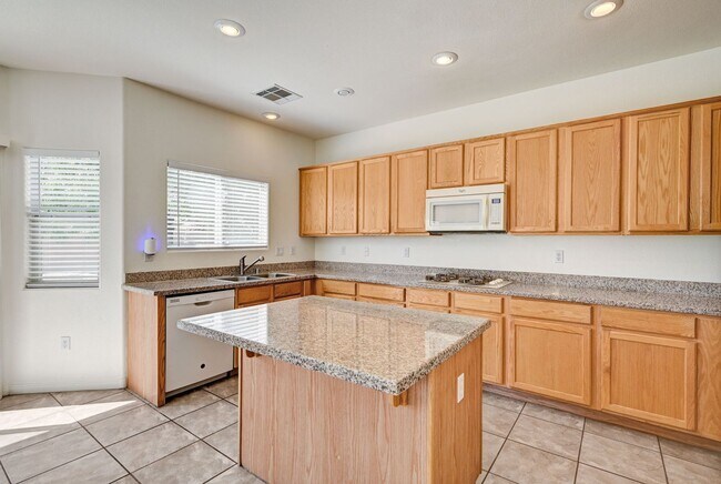 Building Photo - Southern Highlands Single Family Home