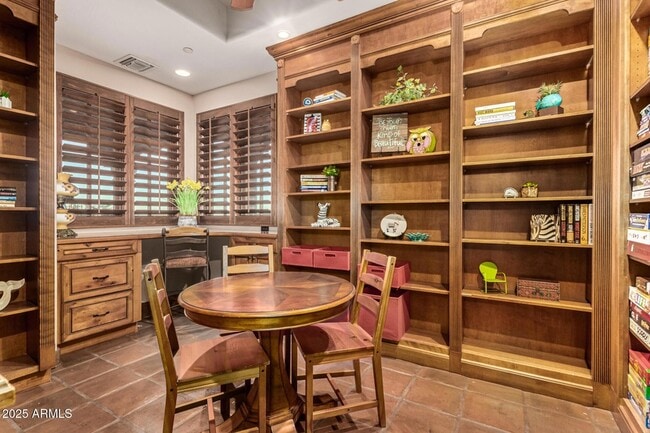 Building Photo - 1930 E Desert Willow Dr