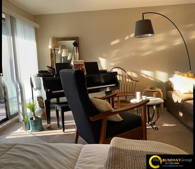 Building Photo - 60 Pleasant View Rd