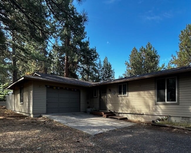 Building Photo - Cozy 3-Bedroom in Beautiful Tollgate!