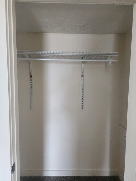 Building Photo - 2213 Lehman St