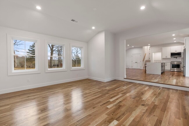 Building Photo - 52 Curtis Rd