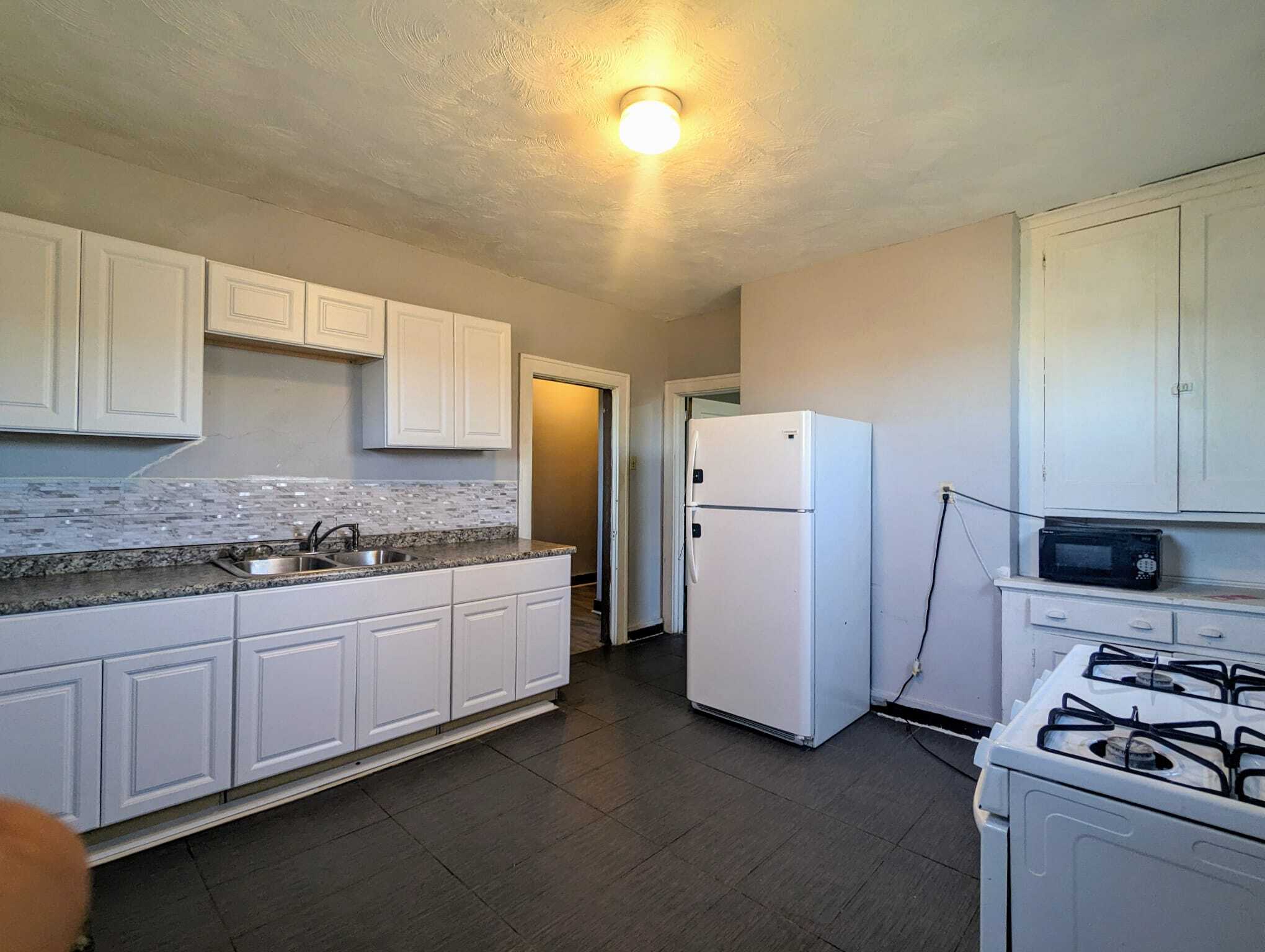 Building Photo - 2120 Bedford Ave