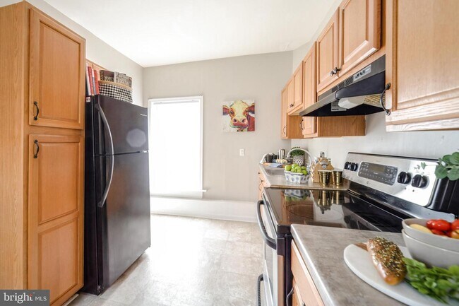 Building Photo - 104 S Loudoun St