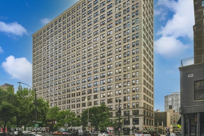 Primary Photo - 600 S Dearborn St