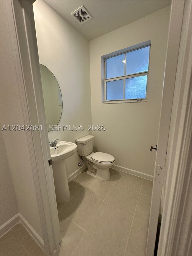 Building Photo - 2889 25rd 2889