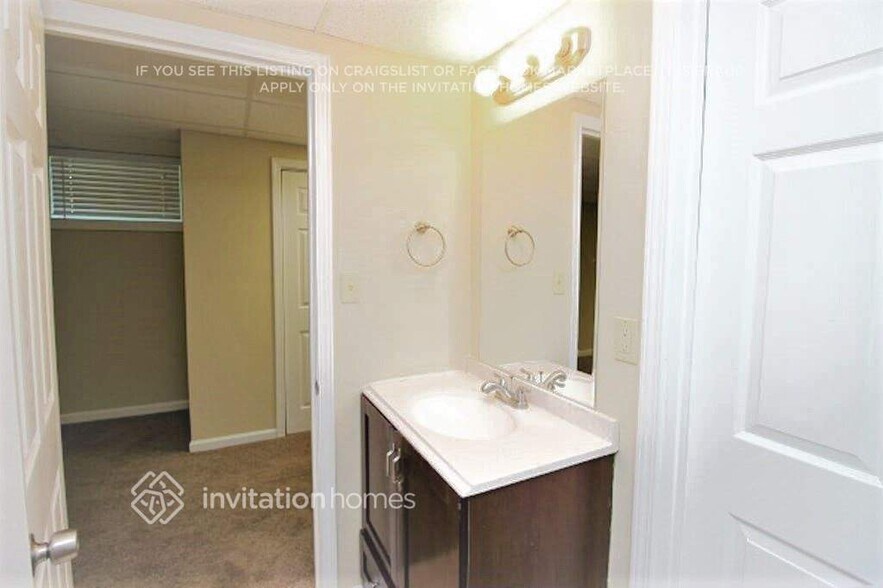 Building Photo - 3381 Chastain Crossing NE