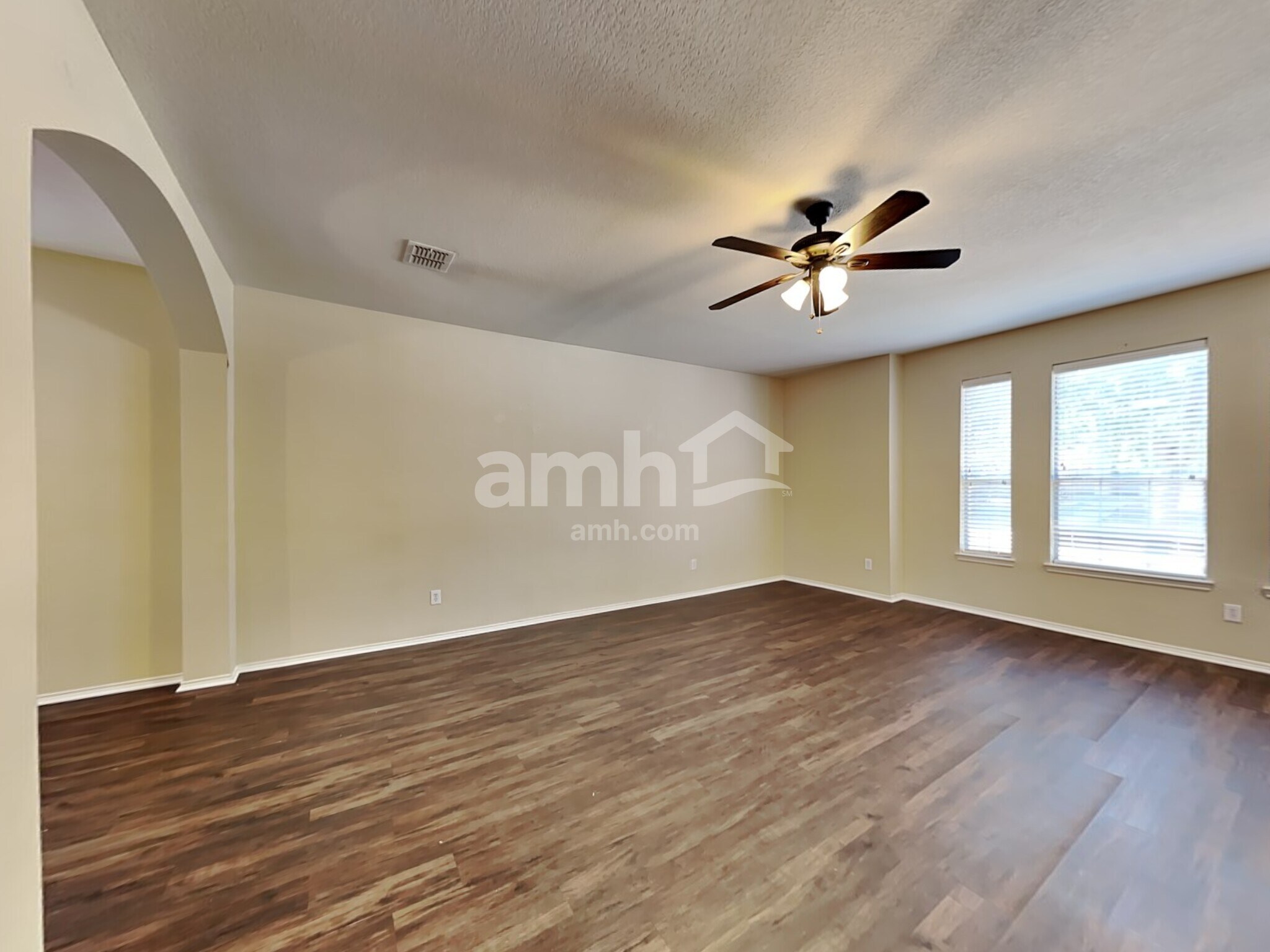 Building Photo - 912 Jamie Dr