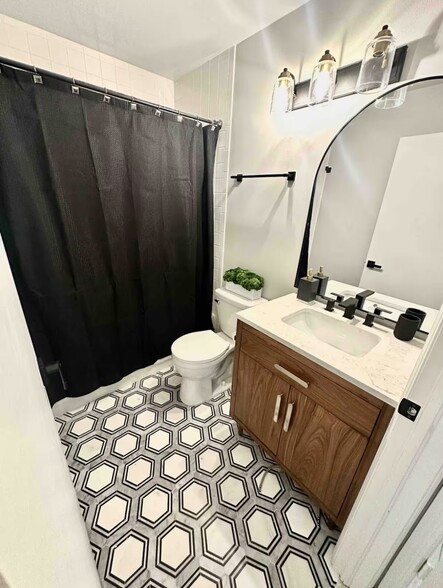 Building Photo - 7761 Jewel Ln