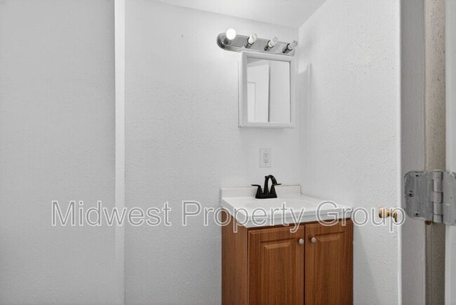 Building Photo - 5978 Laurette Ave