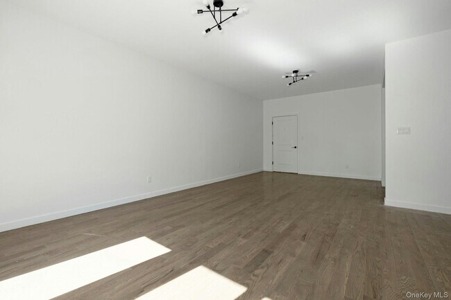 Building Photo - 962 US-9W