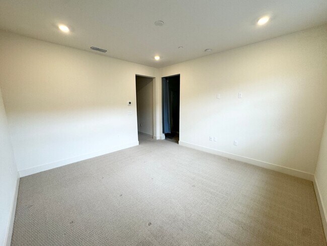 Building Photo - Perfect Shape Dublin Home in The Boulevard...