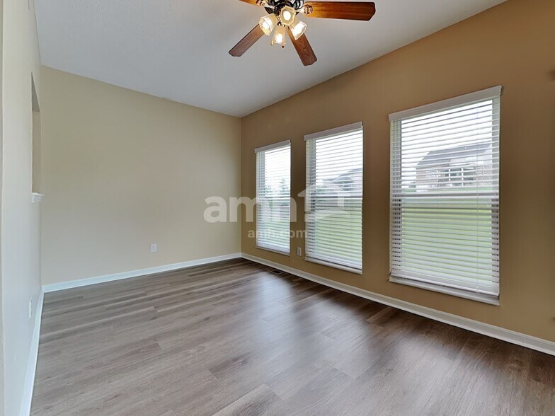 Building Photo - 4558 Randall Dr