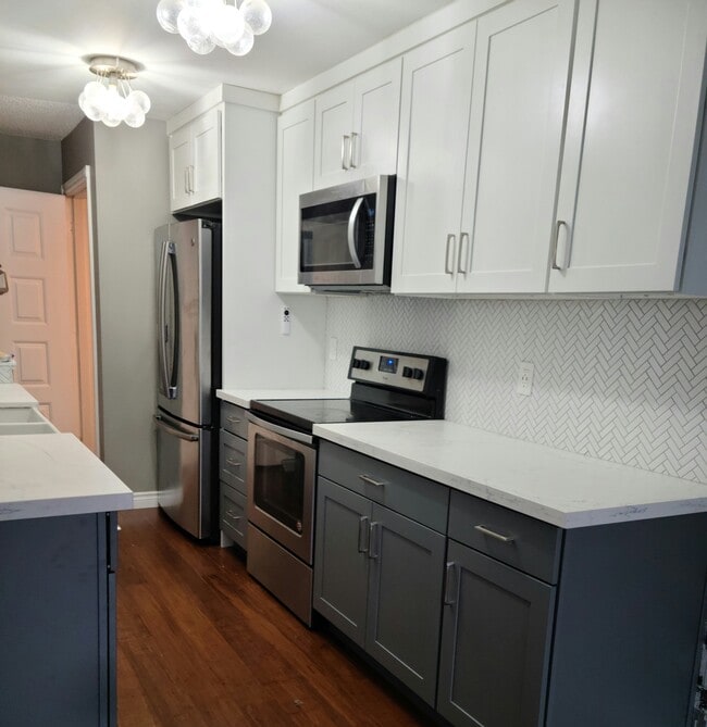 Building Photo - 17430 Ambaum Blvd S