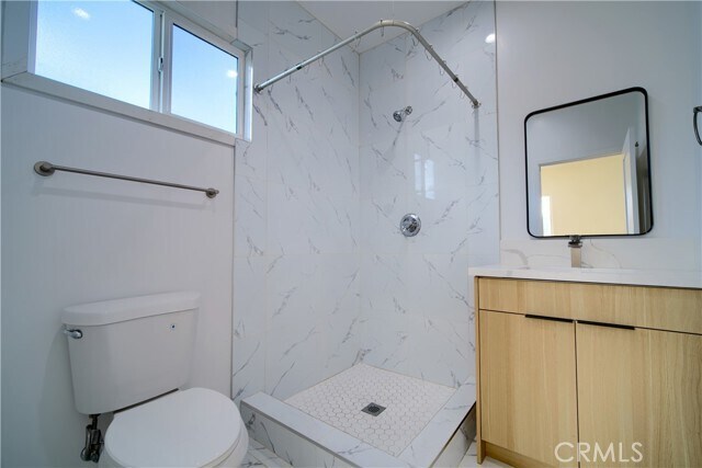 Building Photo - 257 S Ave 54