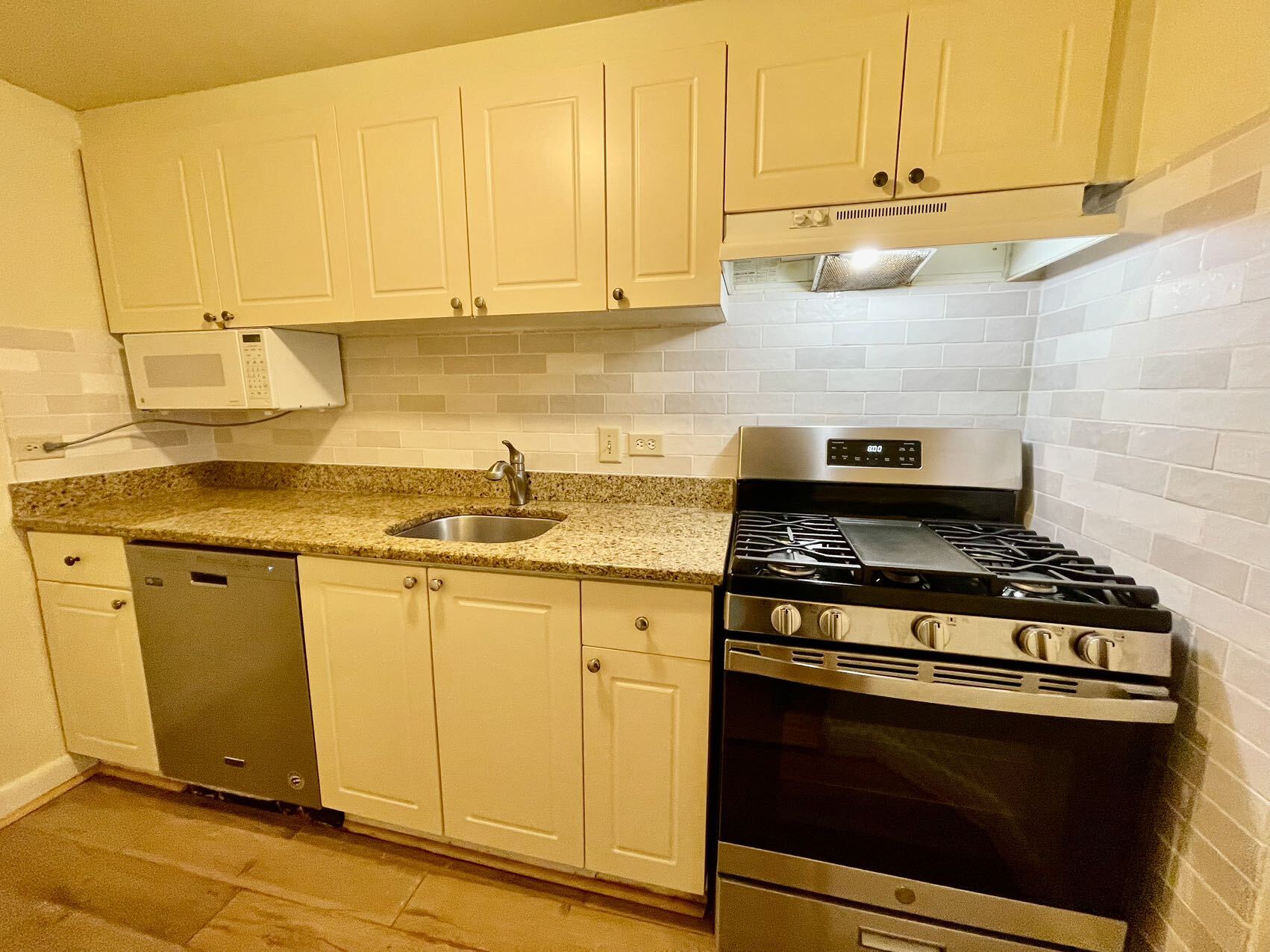 Kitchen - 1501 Clairmont Rd