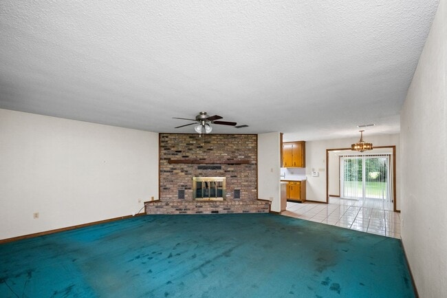 Building Photo - 18050 Steele Dr