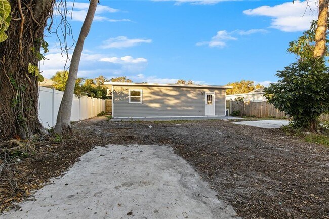 Building Photo - 5318 9th Ave N