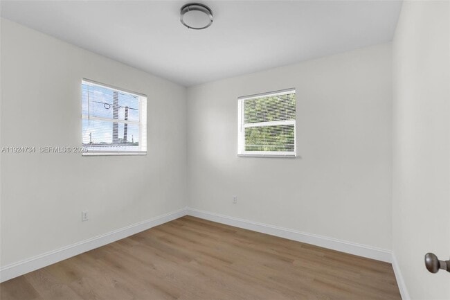 Building Photo - 18350 SW 105th Ave