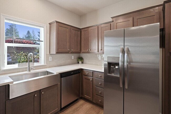 Building Photo - 3 Bed 2 Bath Brand New - Single level