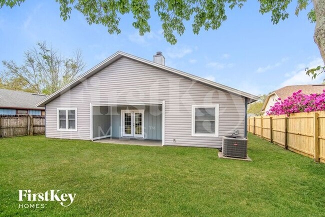 Building Photo - 8450 Sugartree Dr