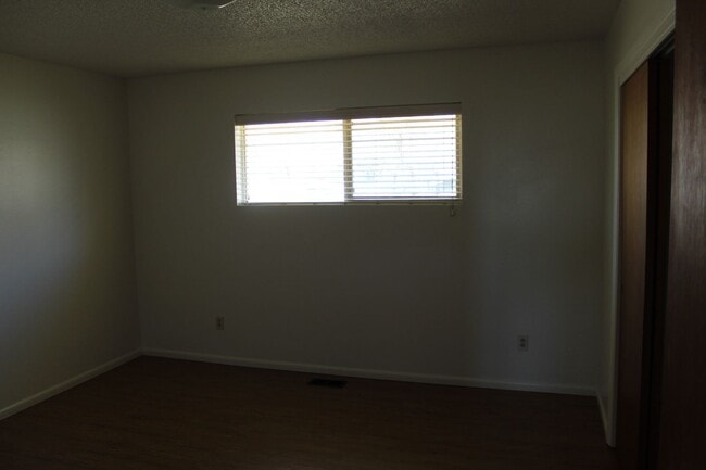 Building Photo - 6520 Climax Ave