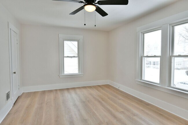 Building Photo - 310/312 Prospect St