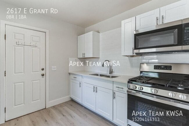 Building Photo - 2617 E Grant Rd