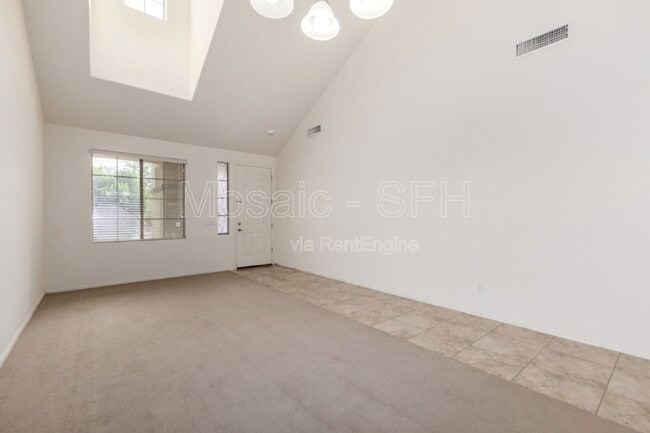 Building Photo - 2656 E Boston St