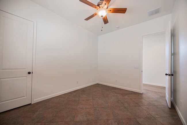 Building Photo - 12746 W Colter St