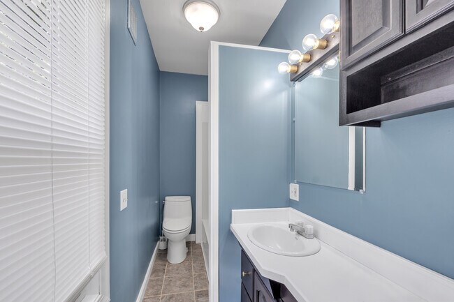 Building Photo - 28 Institute St