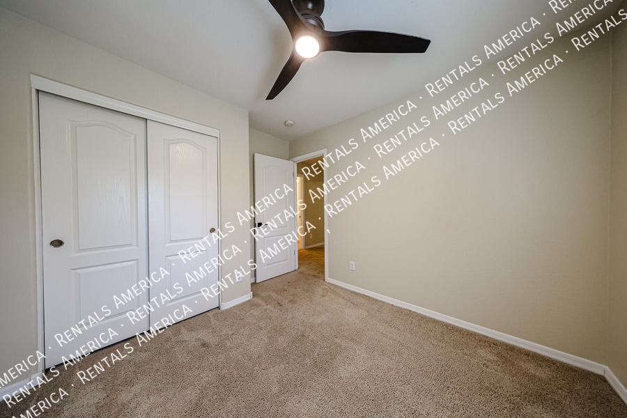 Building Photo - 17219 N 19th Run