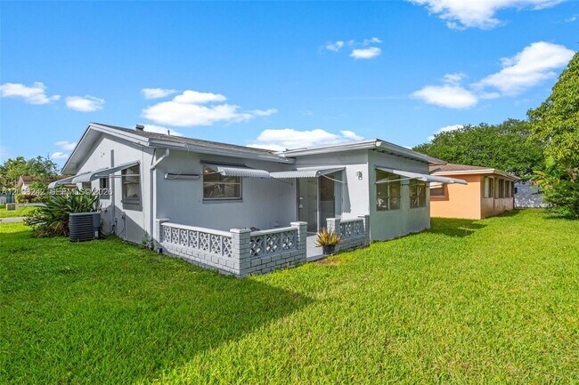 Building Photo - 7505 NW 58th St