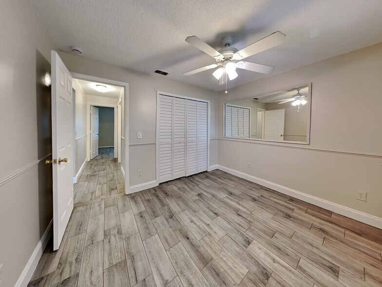 Building Photo - 2820 Abington Ave