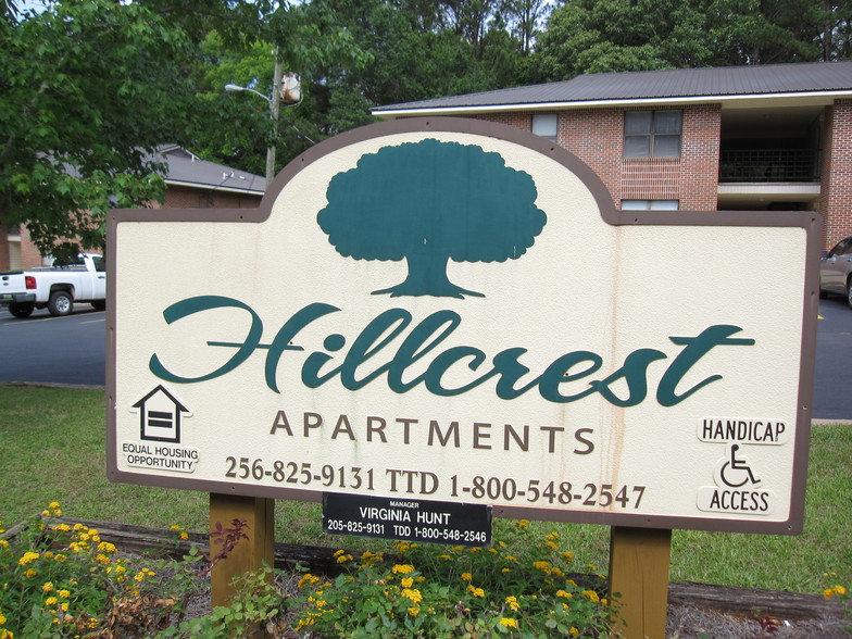 Building Photo - Hillcrest Apartments