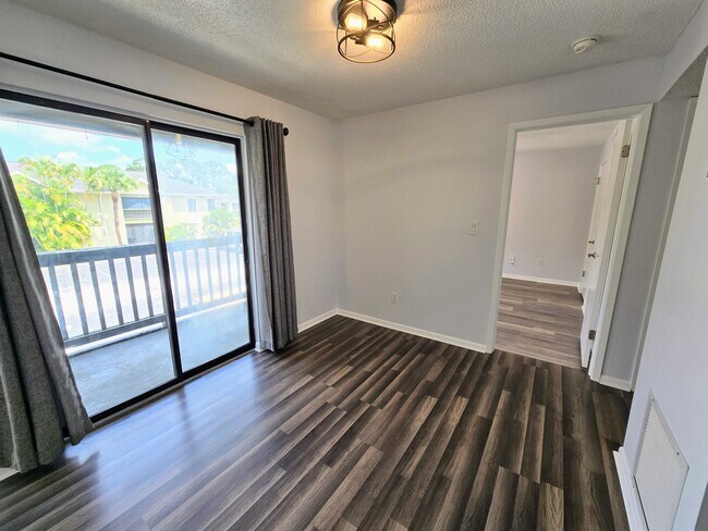 Building Photo - 3570 Sable Palm Ln