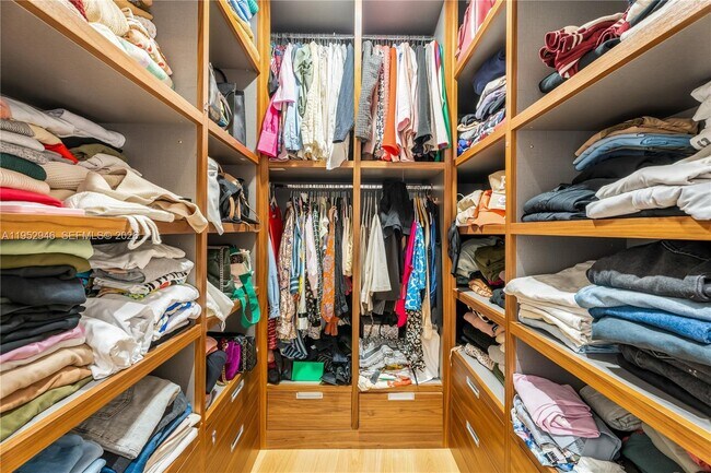 Building Photo - 851 NE 1st Ave