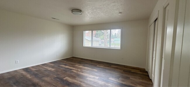 Building Photo - 938 Madison St