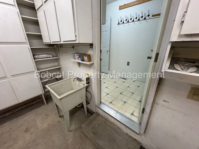 Building Photo - 4098 Quinn Dr