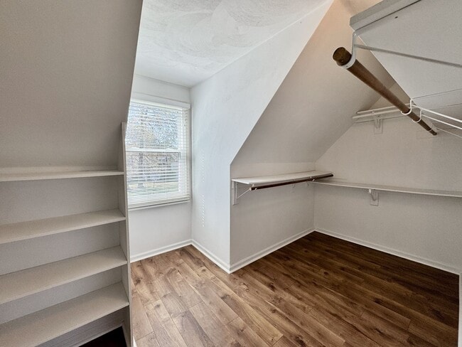 Building Photo - Great Neck Pool Home! First-Time Rental Available NOW! Pet Friendly - Corner Lot - Top Schools!