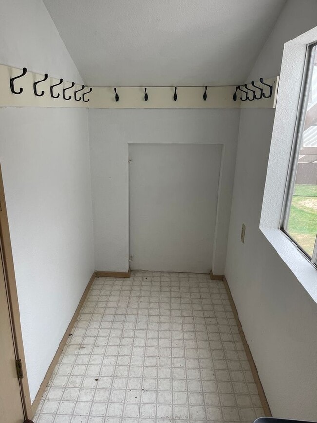 Building Photo - Above Garage Studio Apartment - $1400